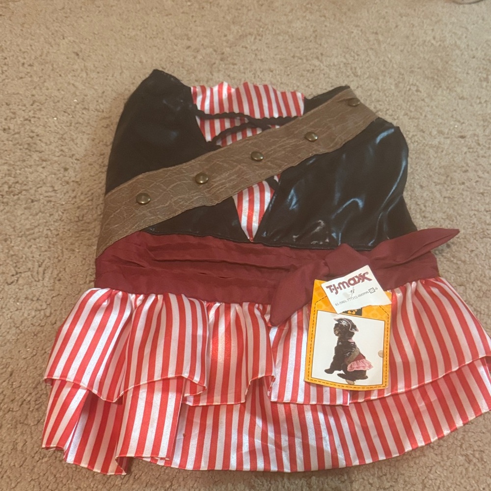 Petco Pirate Costume for pups - Red and Black NWT size medium